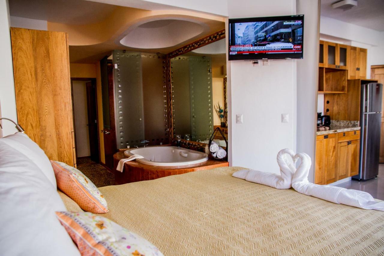 Hotel Andales On The Bay Suites Puerto Vallarta Dış mekan fotoğraf