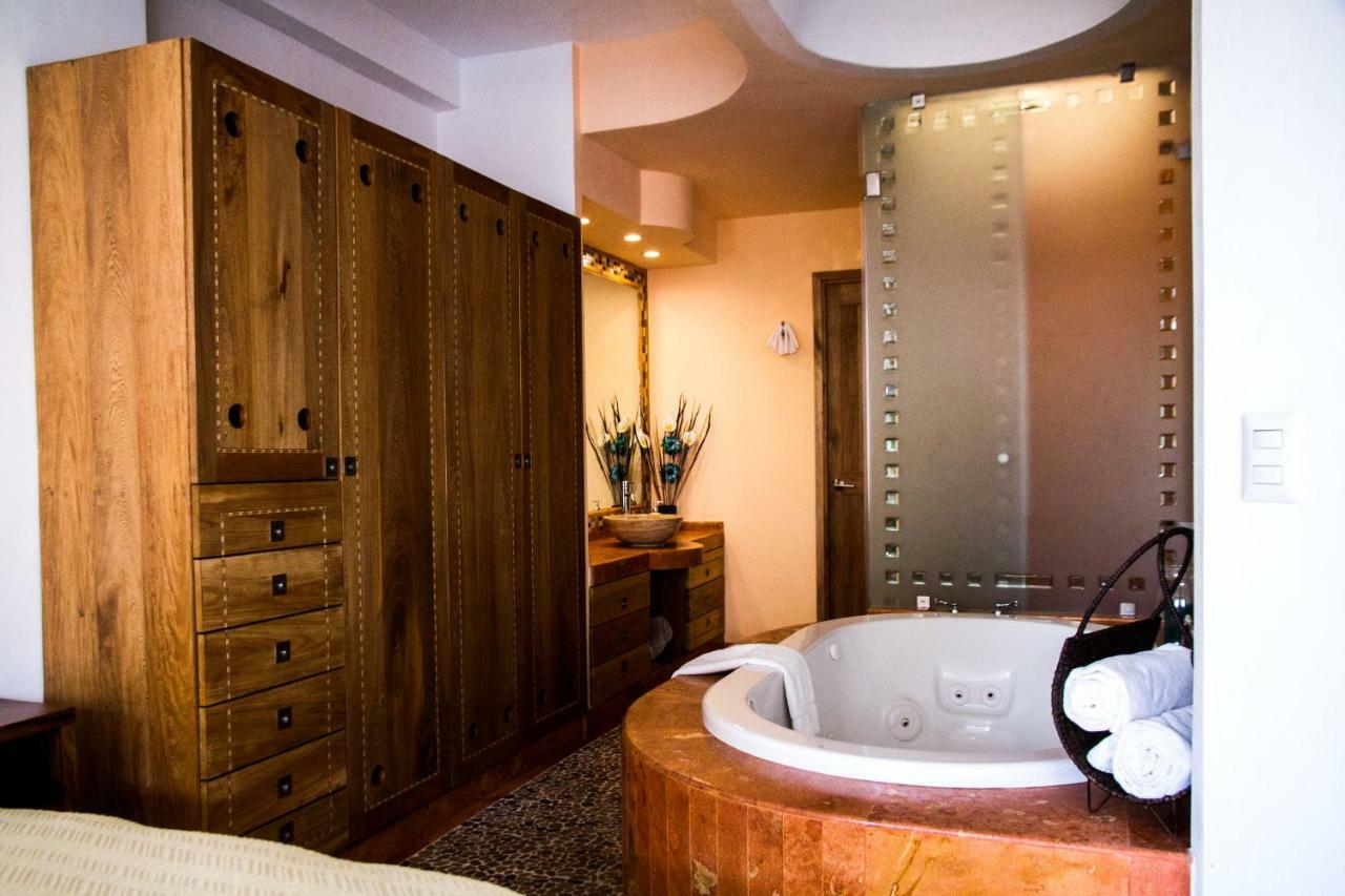 Hotel Andales On The Bay Suites Puerto Vallarta Dış mekan fotoğraf